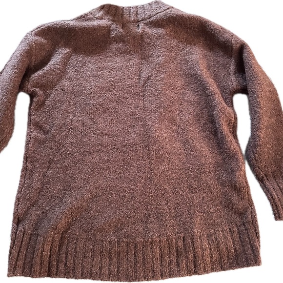 Old Navy. Oversized sweater. Size small. - Picture 3 of 4